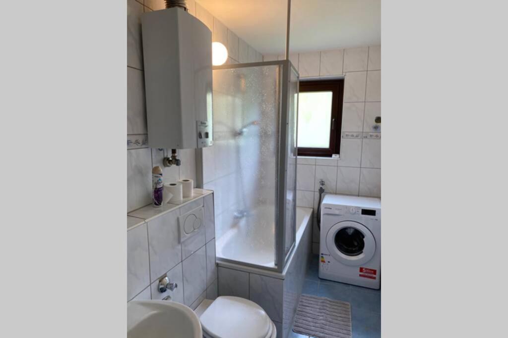 Gemuetliche Wohnung Zwischen Gruen Und Duisburg Hbf Luaran gambar
