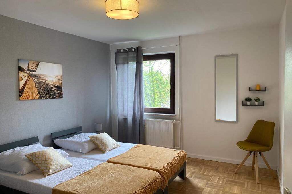 Gemuetliche Wohnung Zwischen Gruen Und Duisburg Hbf Luaran gambar
