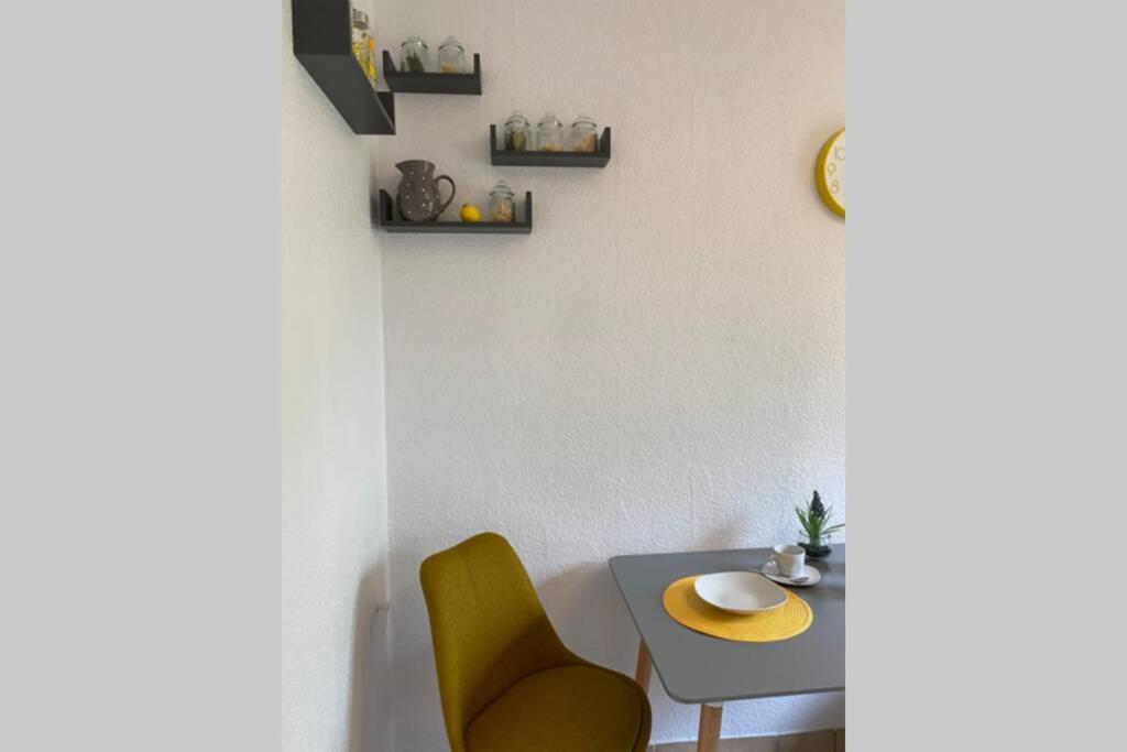 Gemuetliche Wohnung Zwischen Gruen Und Duisburg Hbf Luaran gambar