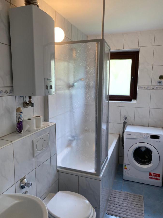 Gemuetliche Wohnung Zwischen Gruen Und Duisburg Hbf Luaran gambar